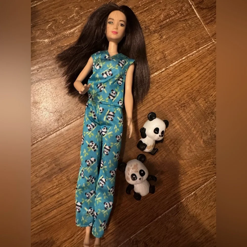 Barbie Asian doll w/ transforming pandas *replacement panda care & rescue set